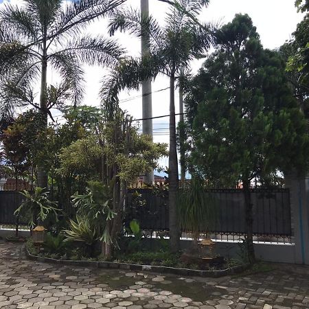 Villa & Guest House Batu Indah Dış mekan fotoğraf