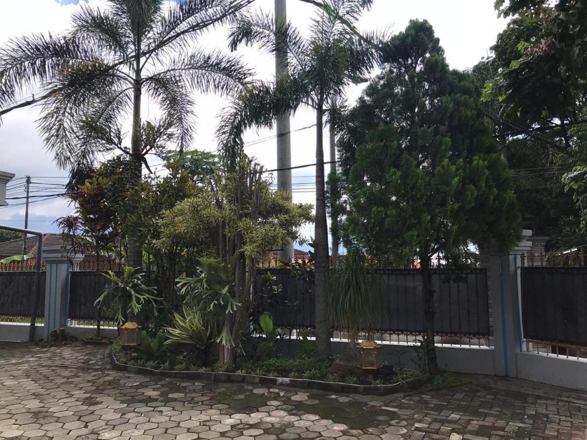 Villa & Guest House Batu Indah Dış mekan fotoğraf