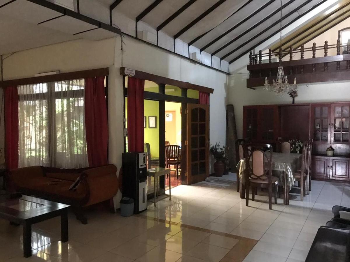 Villa & Guest House Batu Indah Dış mekan fotoğraf